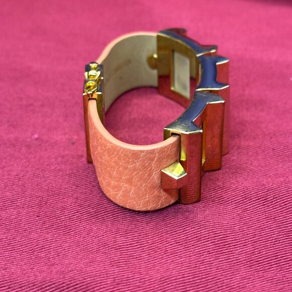 Vince Camuto “Marcel” Salmon Leather Bracelet Gold-Tone Squares Magnet Clasp. - Picture 13 of 14
